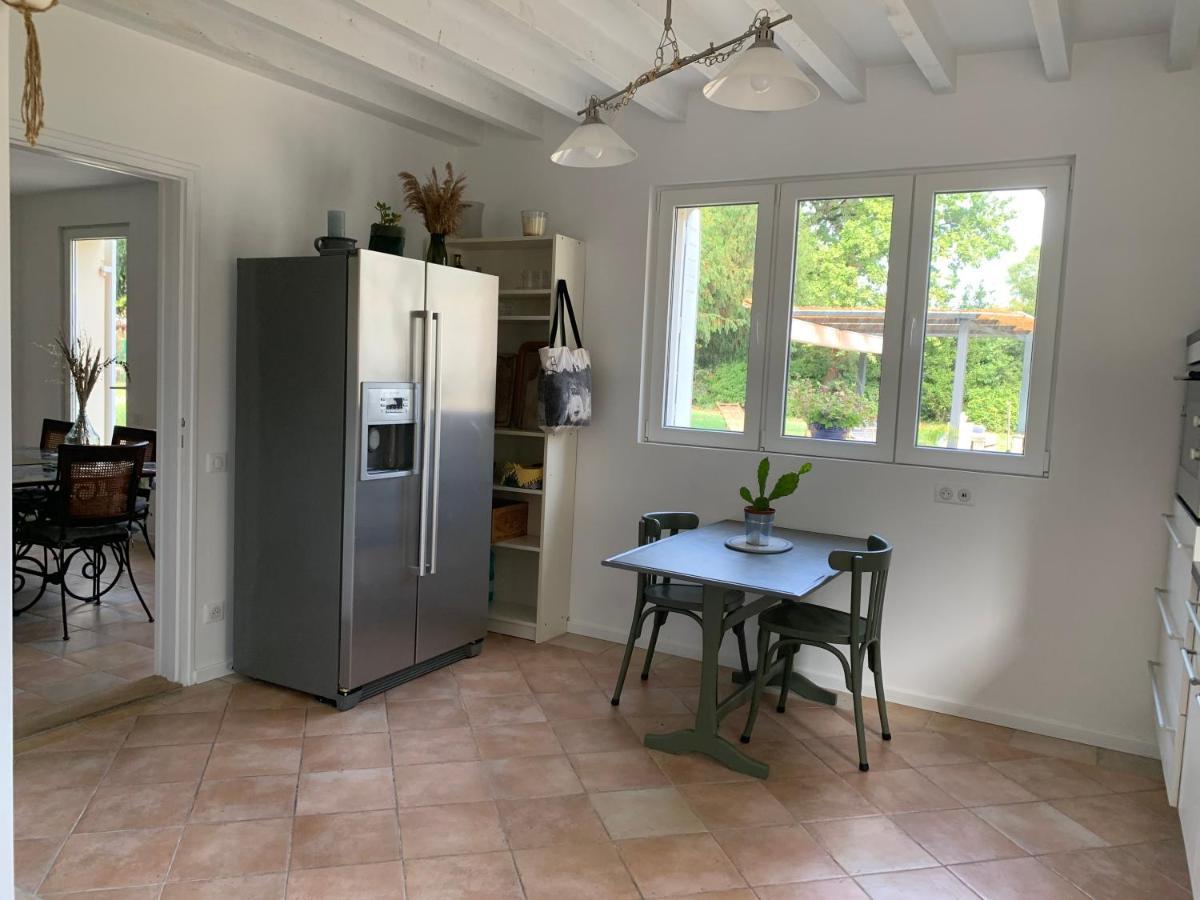 Villa Batisse En Pierre XVII Siecle 115 M² Avec Terrasse à Ambares-et-Lagrave Extérieur photo
