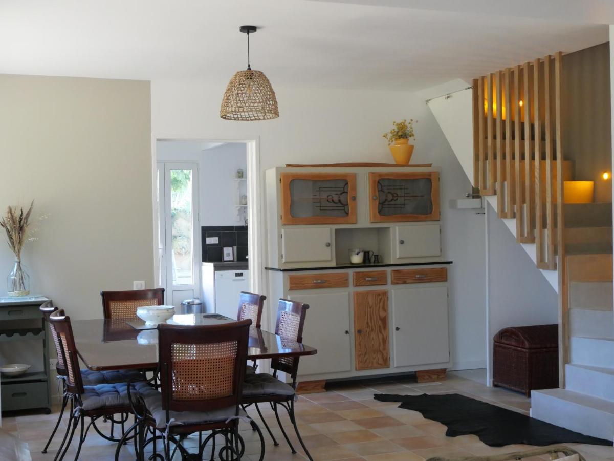 Villa Batisse En Pierre XVII Siecle 115 M² Avec Terrasse à Ambares-et-Lagrave Extérieur photo