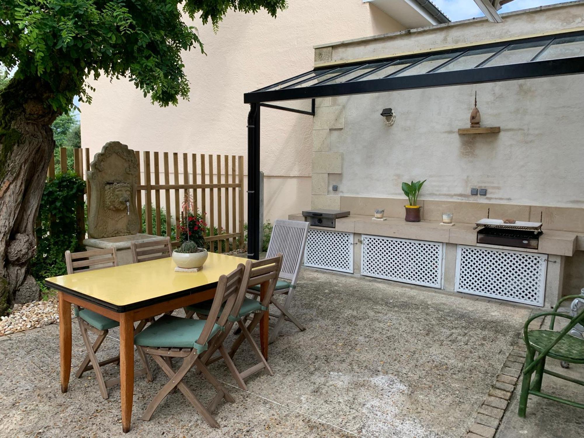 Villa Batisse En Pierre XVII Siecle 115 M² Avec Terrasse à Ambares-et-Lagrave Extérieur photo