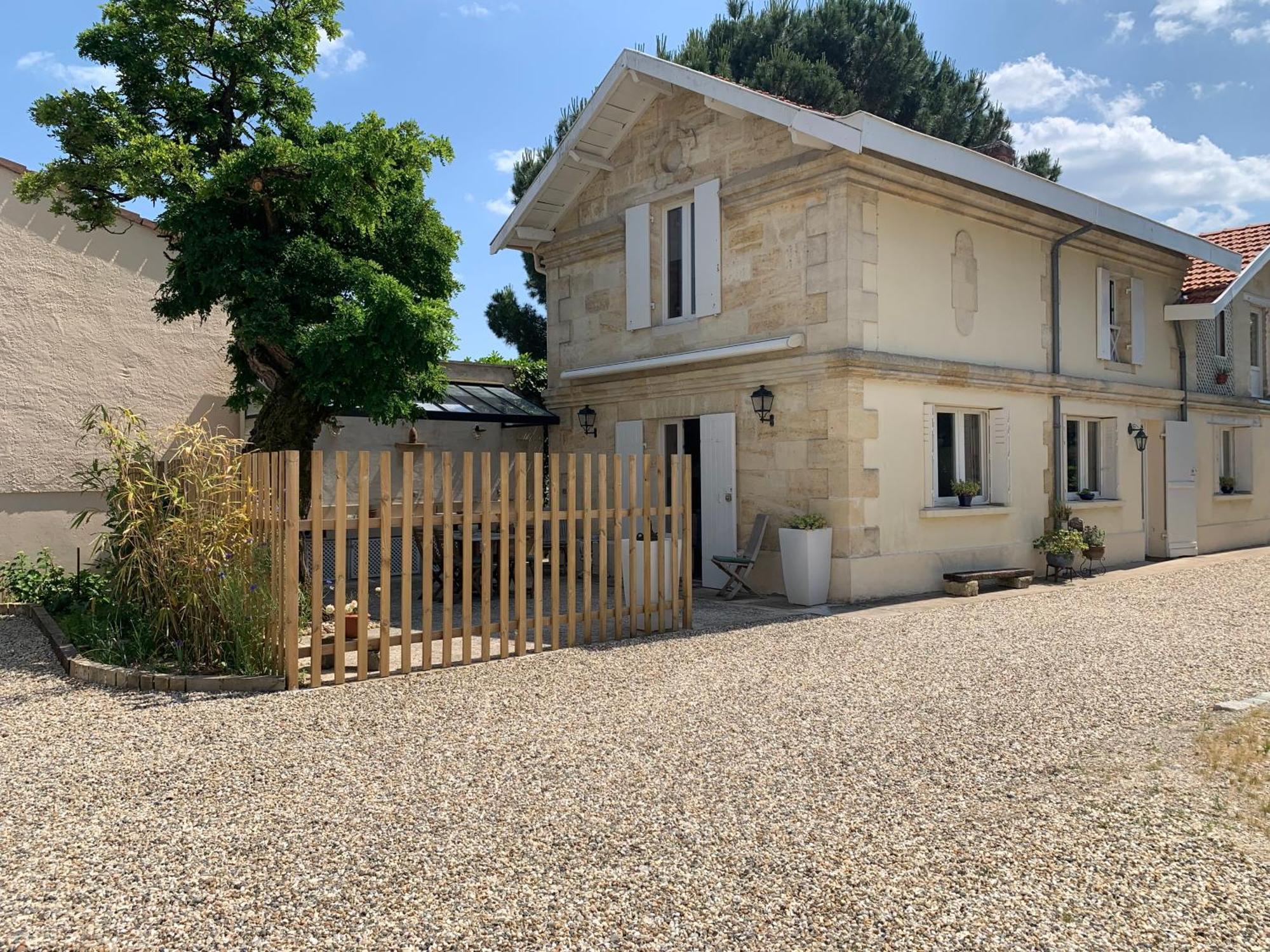 Villa Batisse En Pierre XVII Siecle 115 M² Avec Terrasse à Ambares-et-Lagrave Extérieur photo