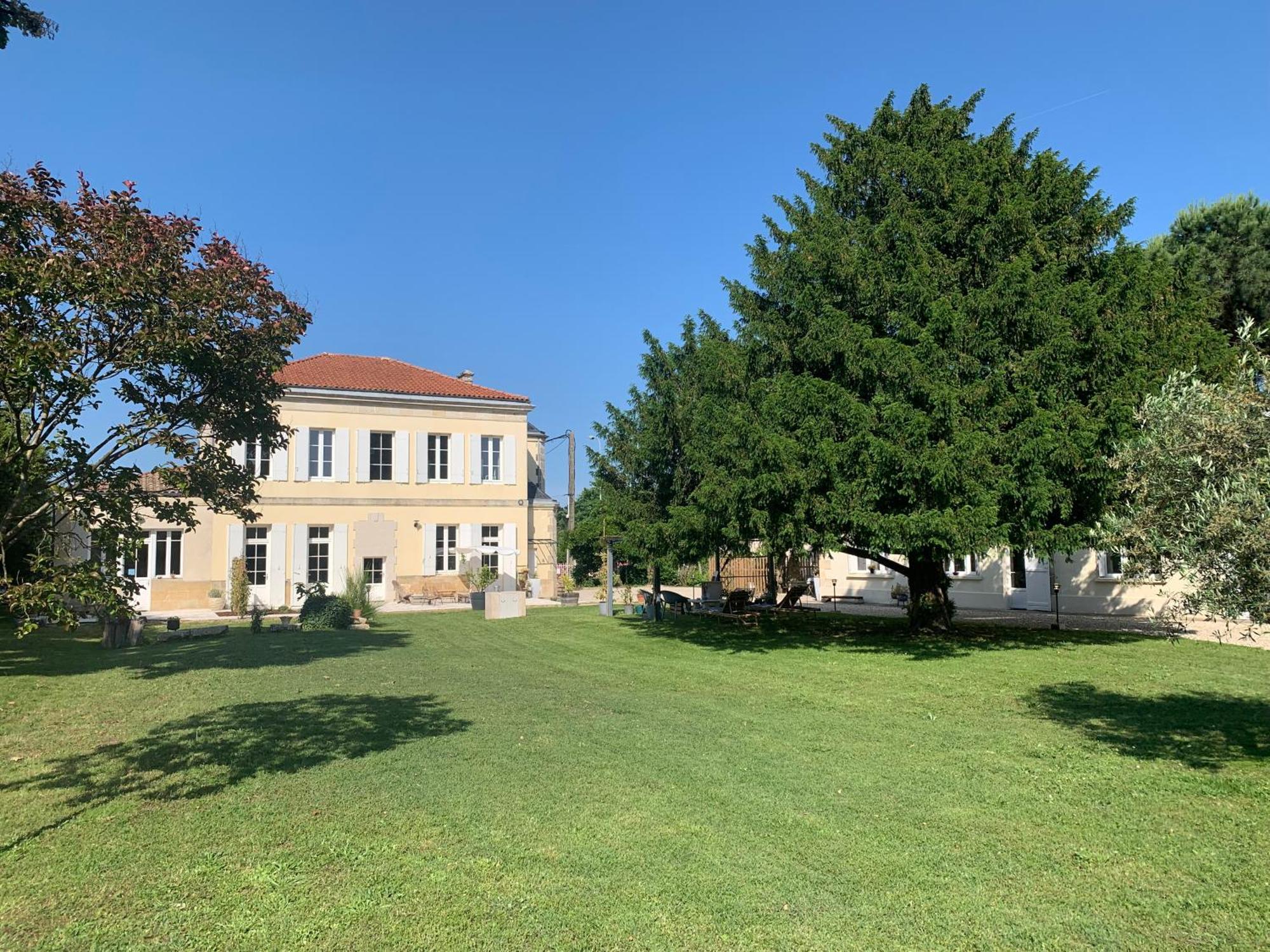 Villa Batisse En Pierre XVII Siecle 115 M² Avec Terrasse à Ambares-et-Lagrave Extérieur photo