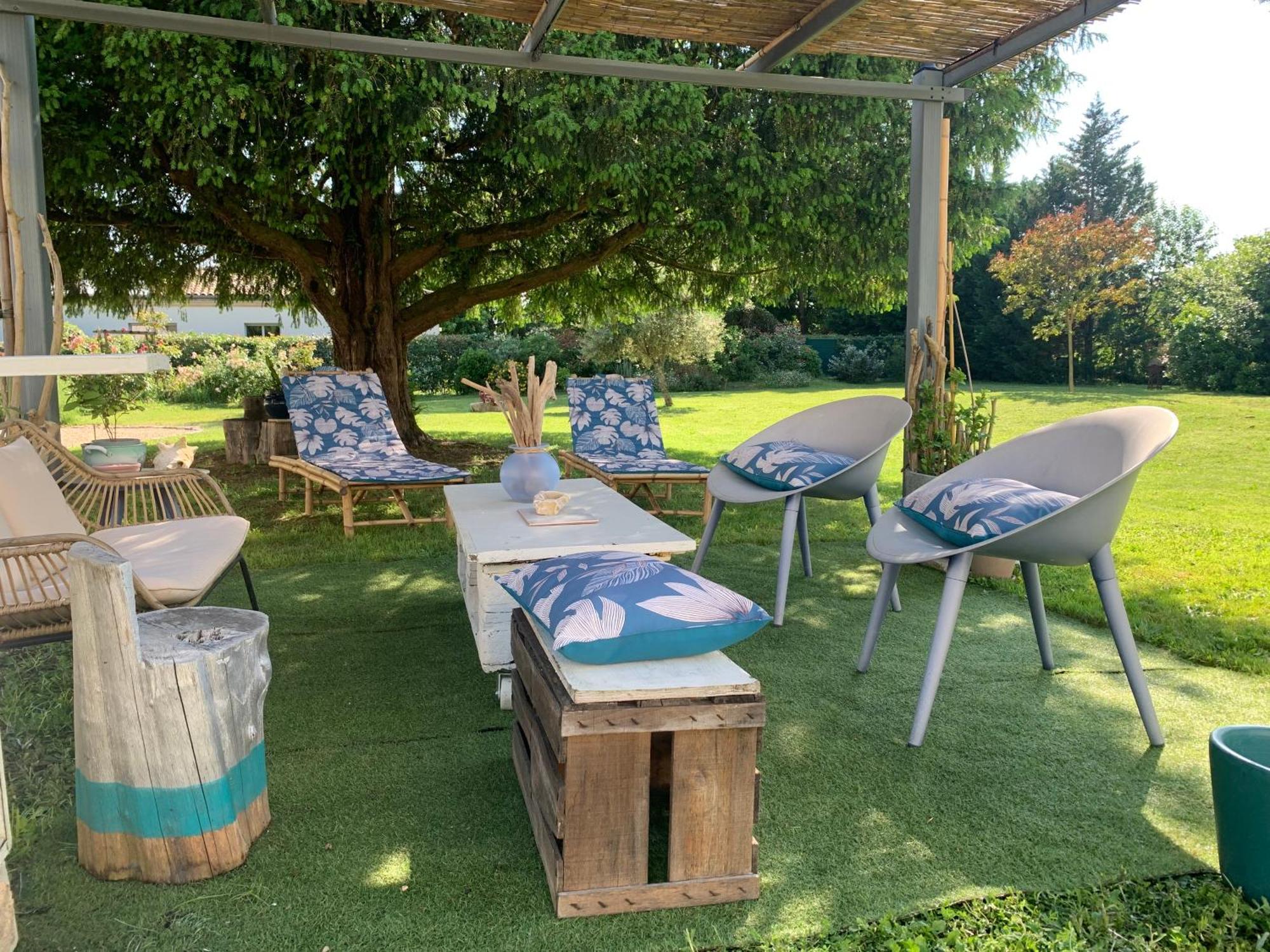 Villa Batisse En Pierre XVII Siecle 115 M² Avec Terrasse à Ambares-et-Lagrave Extérieur photo