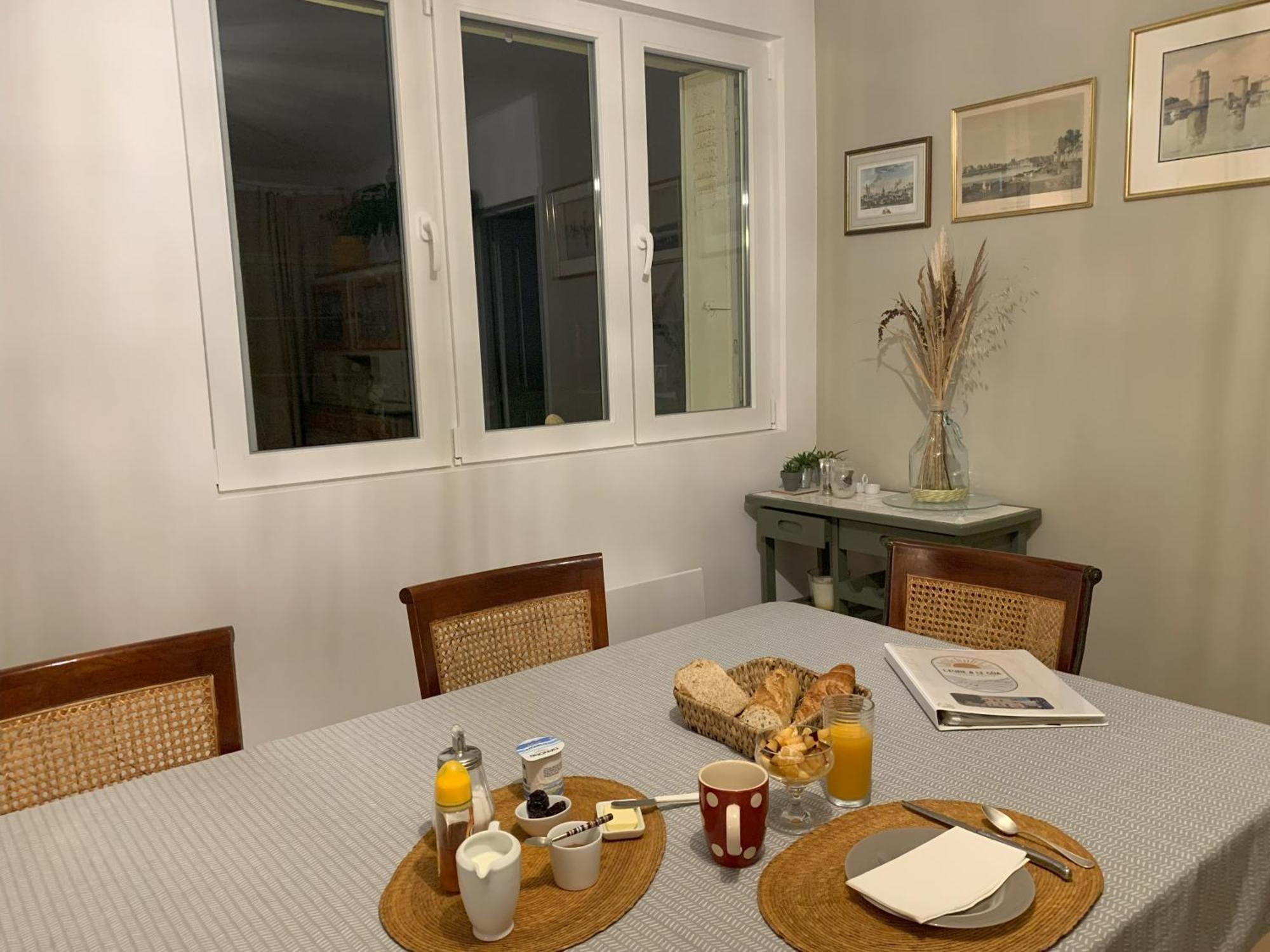 Villa Batisse En Pierre XVII Siecle 115 M² Avec Terrasse à Ambares-et-Lagrave Extérieur photo